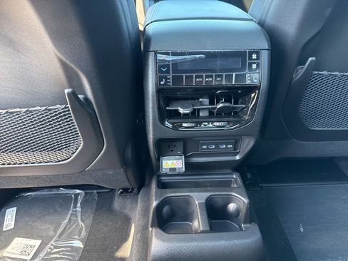 New 2026 Jeep Grand Cherokee L Limited image 23