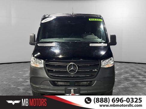 Used 2021 Mercedes-Benz Sprinter 2500 image 10