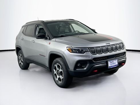 Used 2022 Jeep Compass Trailhawk AWD/4WD image 3