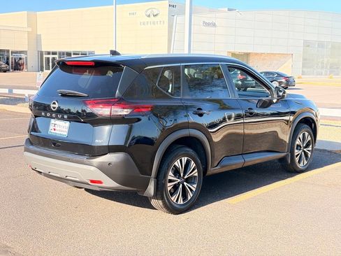 Certified 2022 Nissan Rogue SV w/ SV Premium Package FWD image 8
