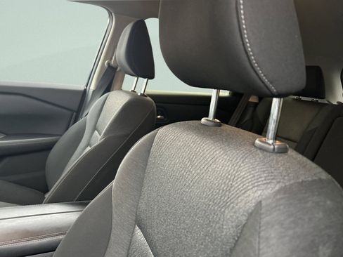 Used 2025 Nissan Rogue SV image 12