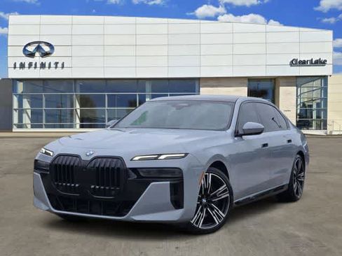 Used 2023 BMW 740i w/ Parking Assistance Package RWD image 1