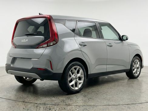 Used 2025 Kia Soul LX w/ LX Technology Package FWD image 9