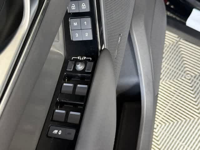 New 2026 Land Rover Range Rover Velar S AWD/4WD image 31