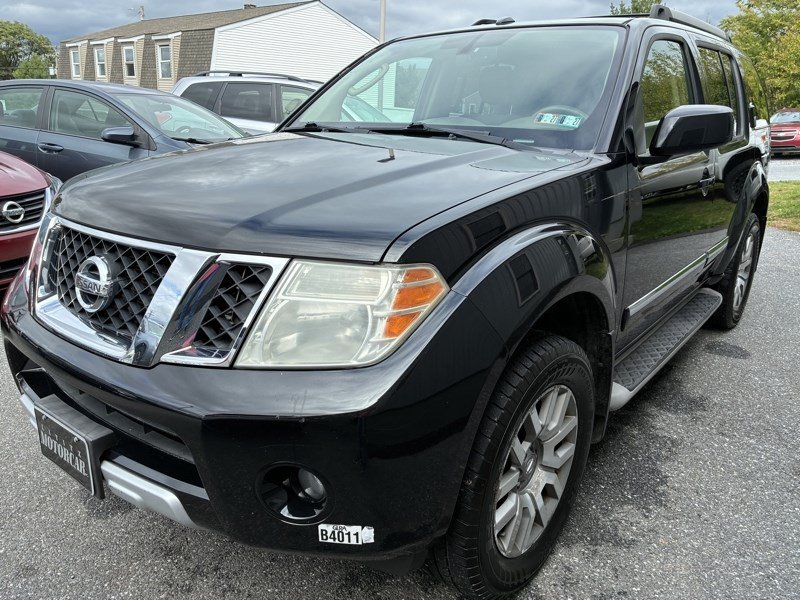 Used 2010 Nissan Pathfinder LE w/ Navigation Pkg AWD/4WD image 3