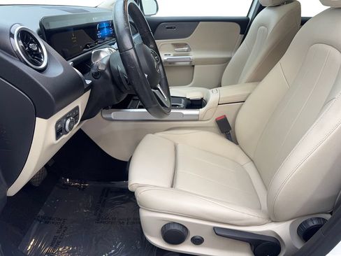 Used 2022 Mercedes-Benz GLB 250 image 25