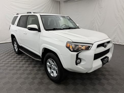 Used 2019 Toyota 4Runner SR5 Premium AWD/4WD image 4