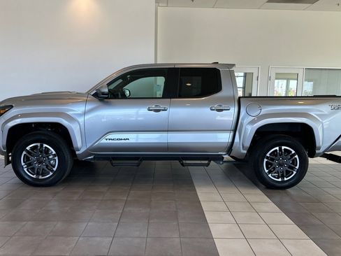 Certified 2025 Toyota Tacoma TRD Sport w/ TRD Sport Upgrade Package AWD/4WD image 7