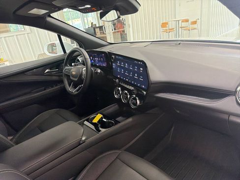 Used 2024 Chevrolet Blazer EV LT AWD/4WD image 29