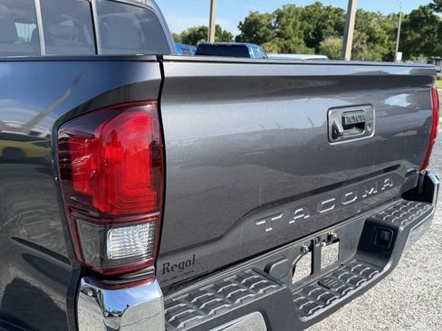 Used 2022 Toyota Tacoma SR5 RWD image 11
