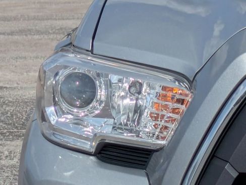 Used 2023 Toyota Tacoma SR5 w/ SR5 Appearance Package image 10