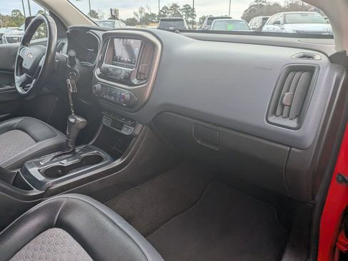 Used 2017 Chevrolet Colorado Z71 image 29