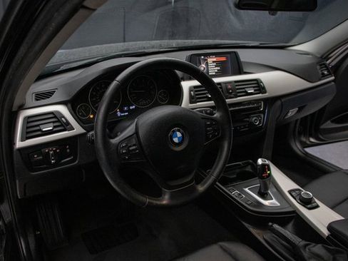 Used 2017 BMW 320i xDrive Sedan image 26