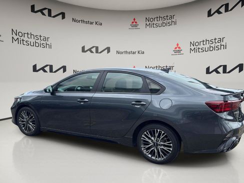 Used 2023 Kia Forte GT-Line w/ GT-Line Premium Package FWD image 4