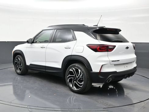 Used 2024 Chevrolet TrailBlazer RS FWD image 3