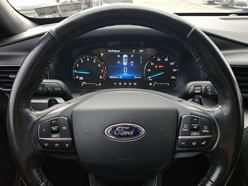 Used 2020 Ford Explorer XLT w/ Equipment Group 202A AWD/4WD image 19