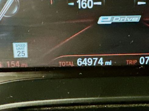 Used 2019 BMW 530e xDrive w/ Premium Package image 19