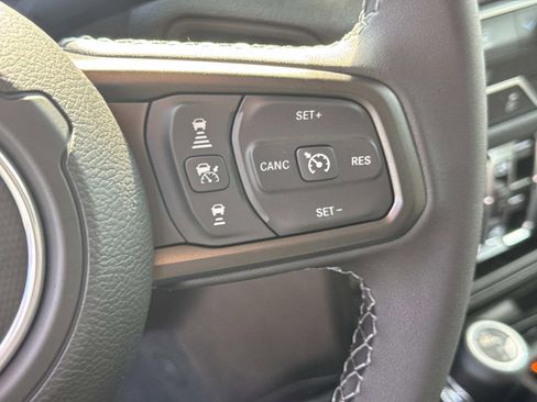New 2025 Jeep Gladiator Sport AWD/4WD image 25