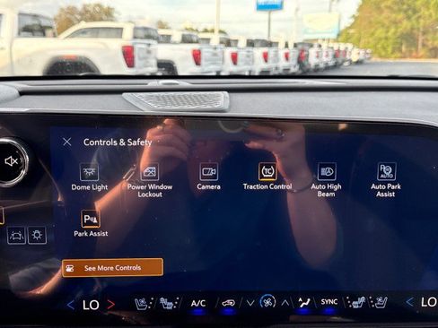 New 2026 Chevrolet Traverse RS w/ LPO, Floor Liner Package image 28