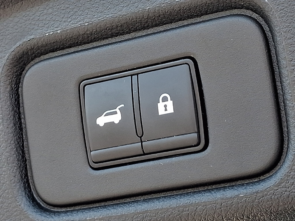 Used 2025 Nissan Pathfinder SV AWD/4WD image 30