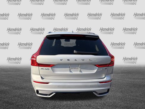 Certified 2025 Volvo XC60 B5 Plus w/ Climate Package image 9