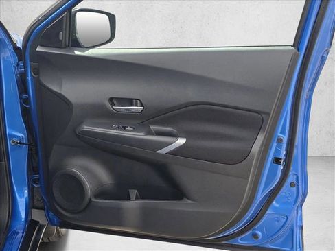 Used 2023 Nissan Kicks SV image 10