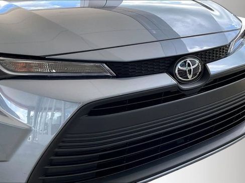 Used 2025 Toyota Corolla LE FWD image 27