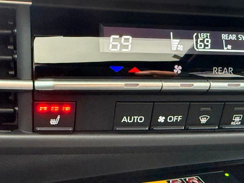 Used 2025 Toyota Sienna XSE image 18