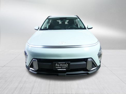 Used 2024 Hyundai Kona SEL AWD/4WD image 2