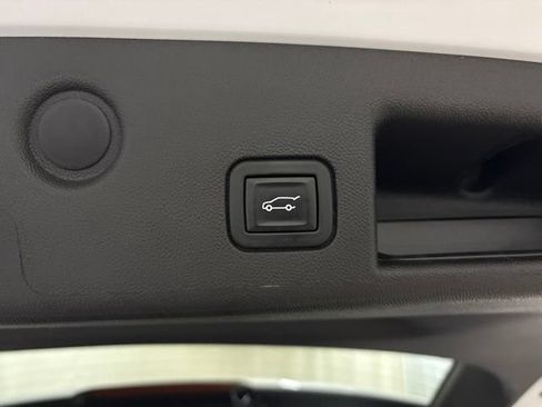 Used 2021 Chevrolet Equinox LT AWD/4WD image 11