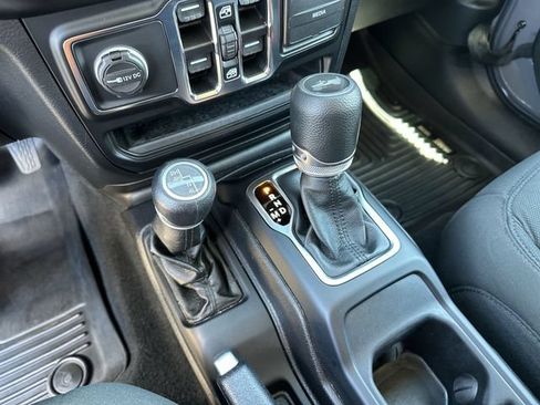 Used 2021 Jeep Wrangler Unlimited Sport AWD/4WD image 21