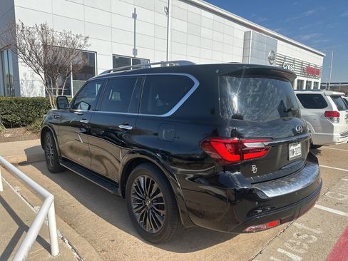 Used 2023 INFINITI QX80 Premium Select w/ All-Season Package image 4