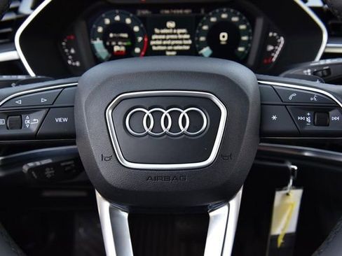 Used 2025 Audi Q3 2.0T Premium image 18