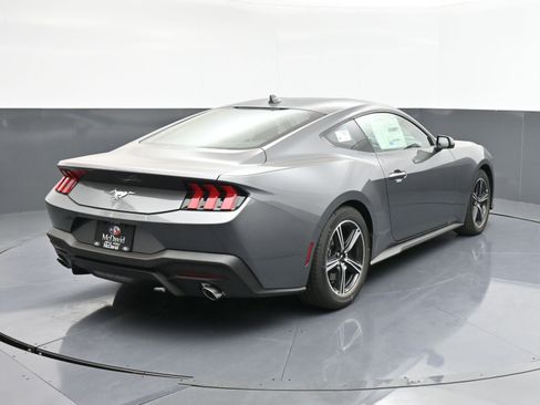 Used 2025 Ford Mustang Coupe image 8