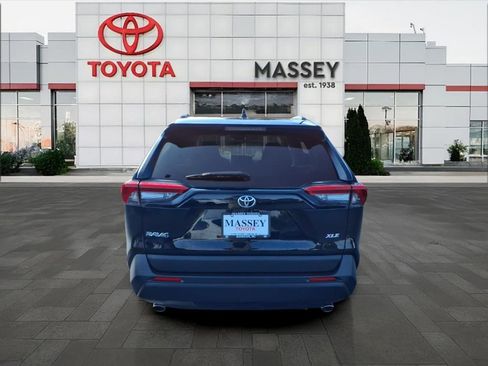 Used 2023 Toyota RAV4 XLE FWD image 4