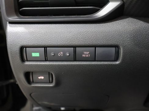 Used 2024 Nissan Sentra S image 32