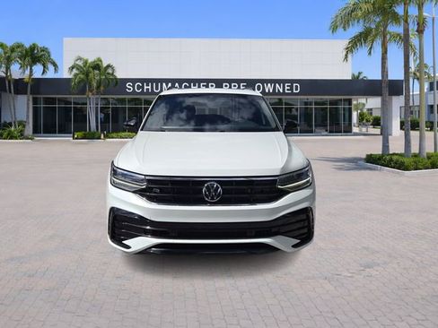 Used 2023 Volkswagen Tiguan SE R-Line FWD image 2