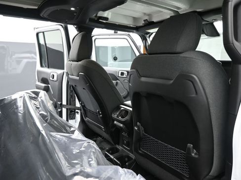 New 2026 Jeep Gladiator Rubicon AWD/4WD image 16