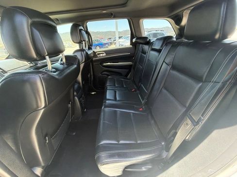Used 2016 Jeep Grand Cherokee Limited w/ Luxury Group II AWD/4WD image 35