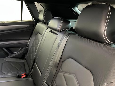 Used 2025 Volkswagen Atlas Cross Sport SE AWD/4WD image 21