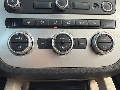 Used 2014 Volkswagen Eos Komfort FWD image 22