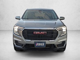 Used 2024 GMC Terrain SLE video 2