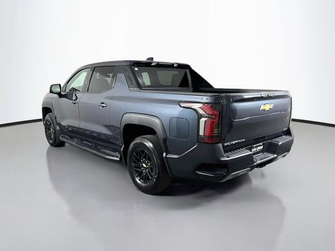 Used 2025 Chevrolet Silverado EV LT AWD/4WD image 5