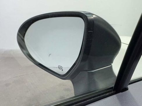 Used 2023 Toyota GR86 RWD image 11