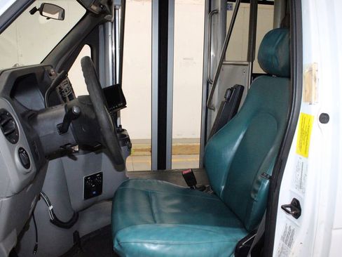 Used 2015 Ford E-450 and Econoline 450 Super Duty w/ Shuttle Bus Prep Package image 7