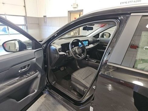 New 2026 Nissan Kicks SV w/ SV Premium Package AWD/4WD image 9