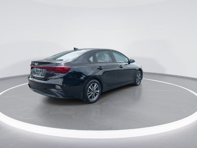 Used 2023 Kia Forte LXS w/ LXS Technology Package FWD image 8
