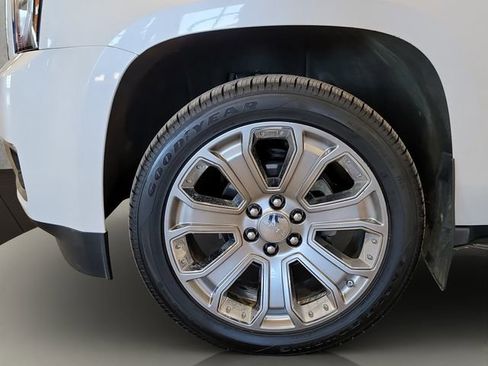 Used 2018 GMC Yukon SLT w/ Open Road Package AWD/4WD image 17