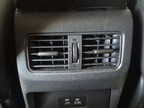 Used 2022 Nissan Rogue SV FWD image 16