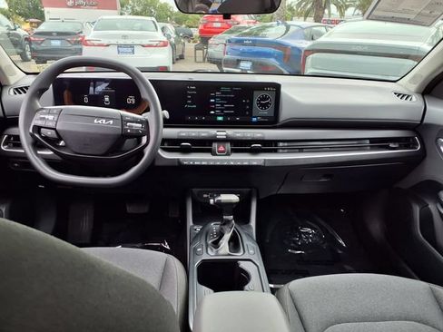 Used 2025 Kia K4 FWD image 25
